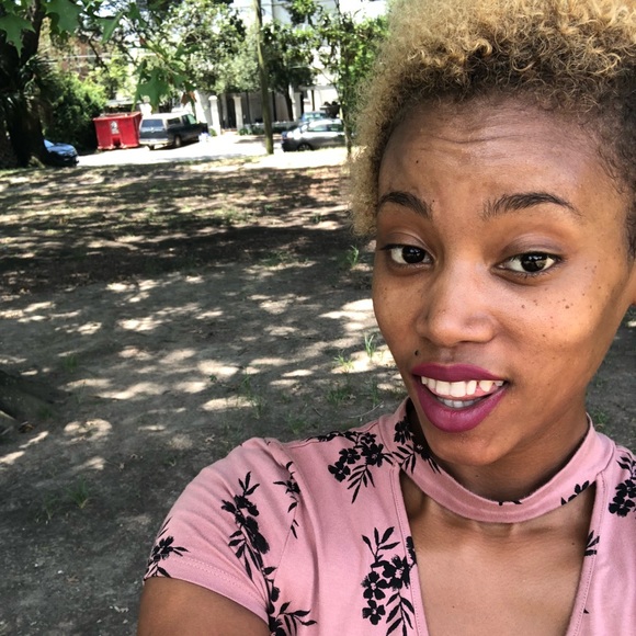 🤩 Meet your Posher, Erica Olivia! 🥰 - Picture 6 of 7